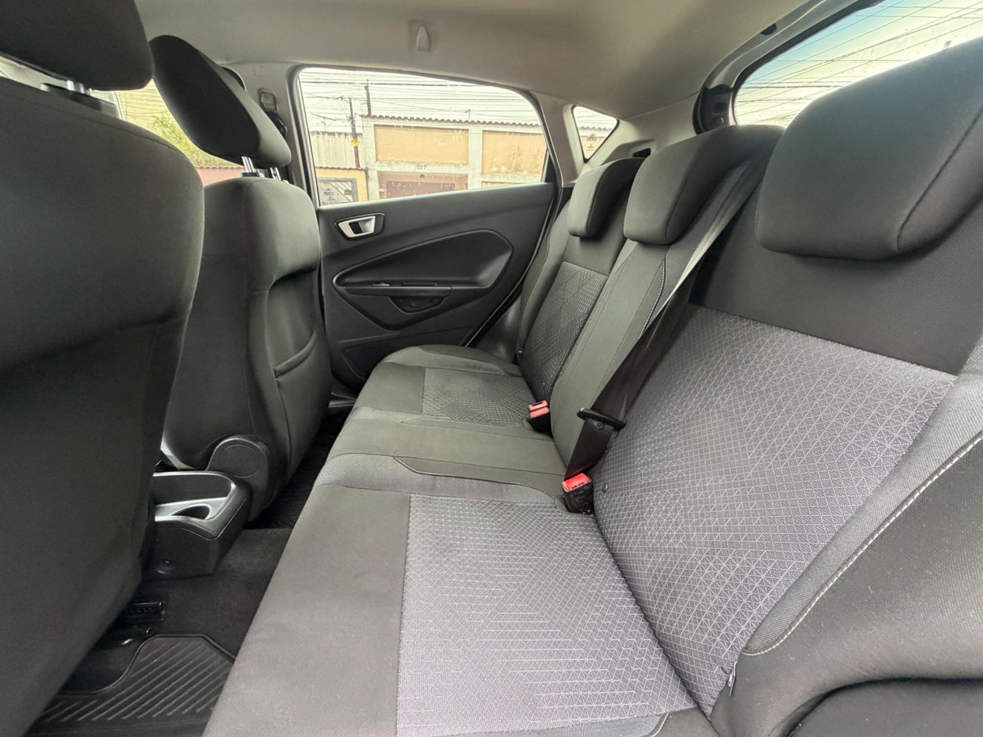 FORD Fiesta Hatch - Foto