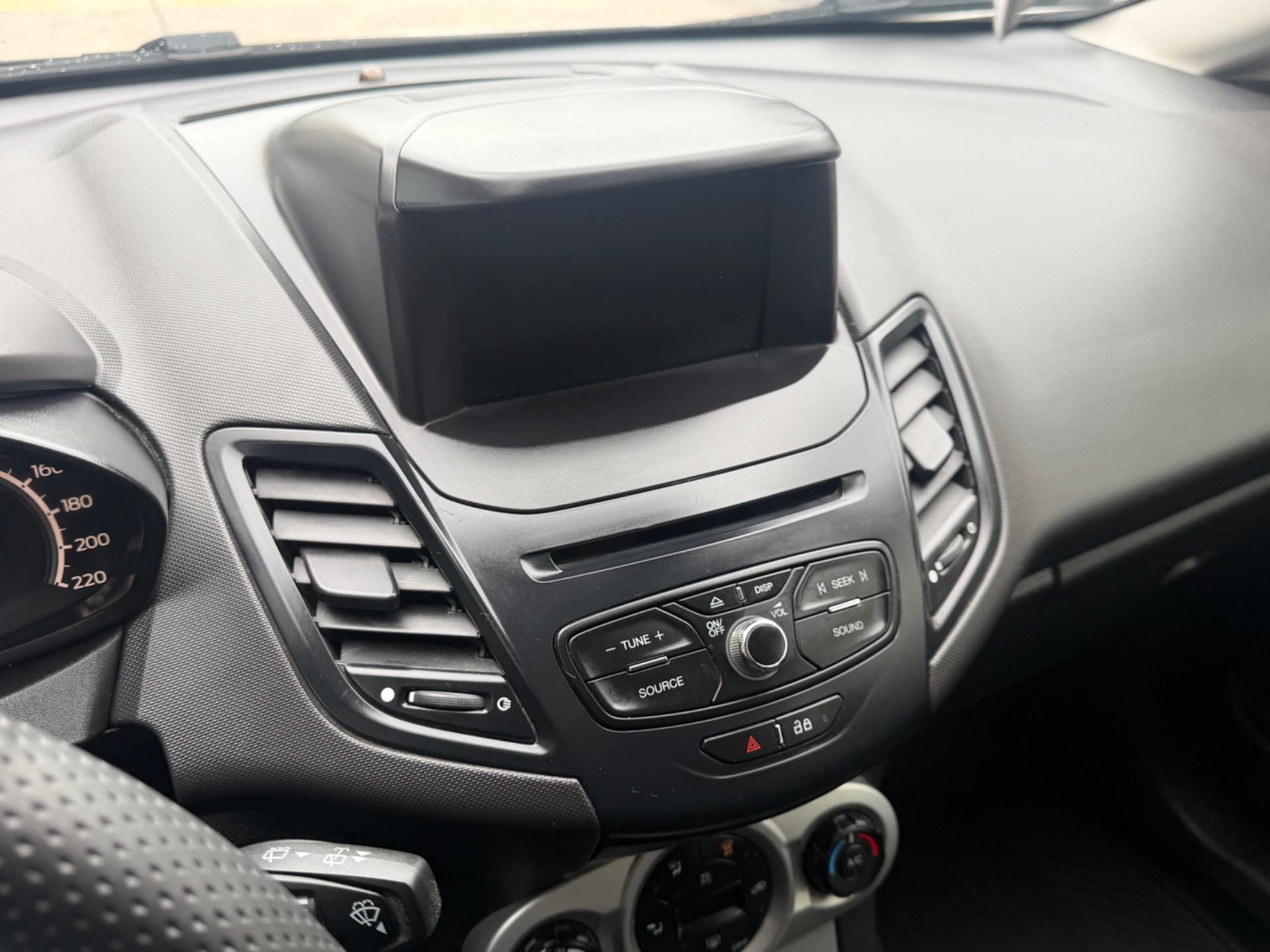 FORD Fiesta Hatch - Foto