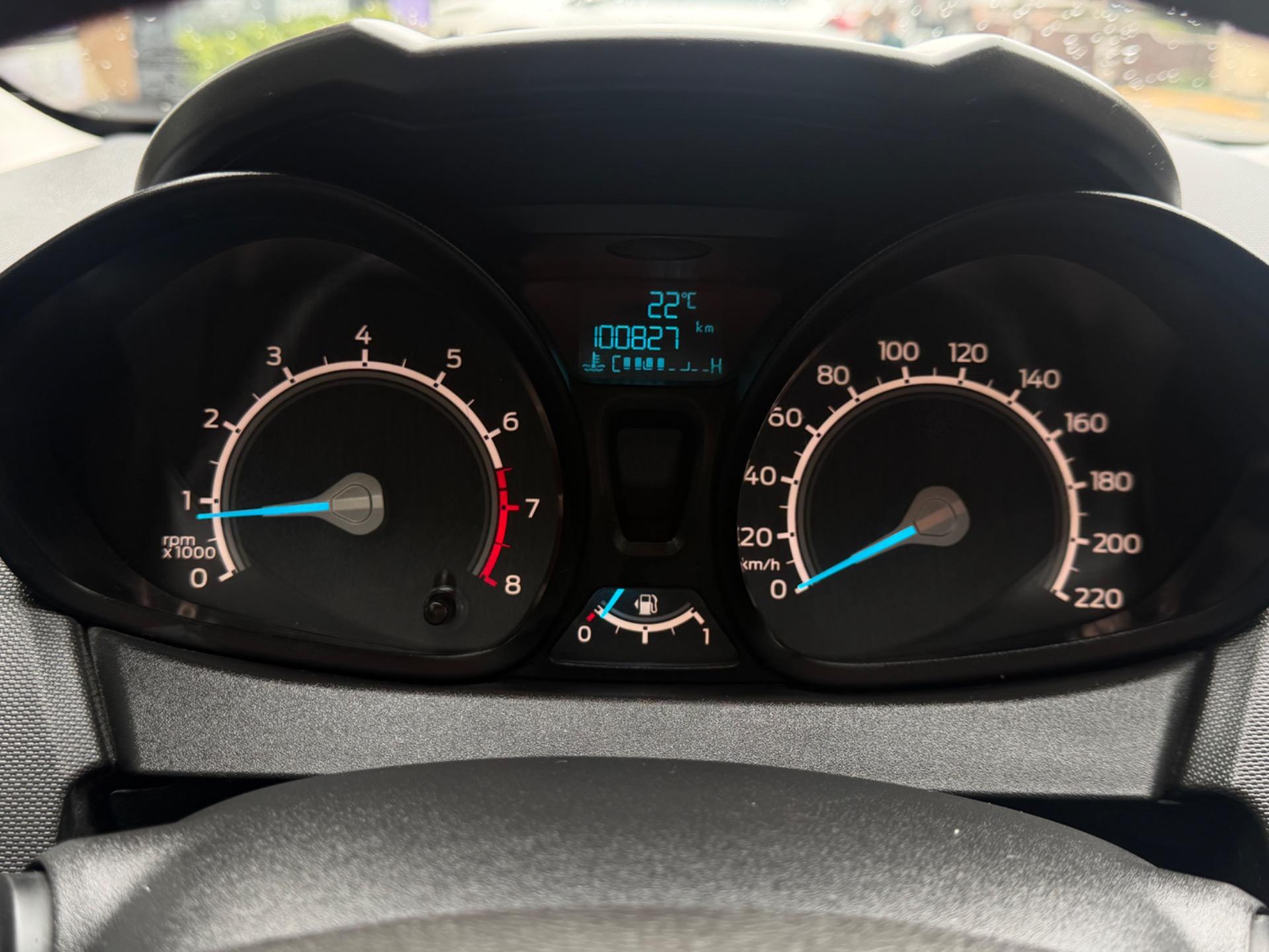 FORD Fiesta Hatch - Foto