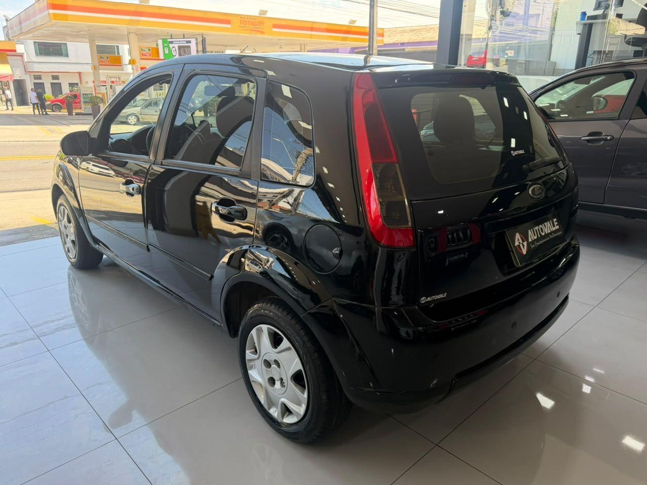 FORD Fiesta Hatch - Foto