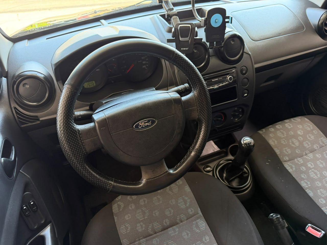 FORD Fiesta Hatch - Foto