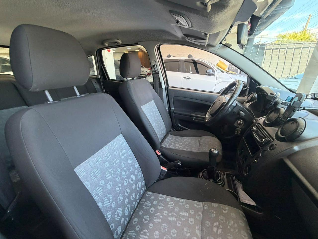 FORD Fiesta Hatch - Foto