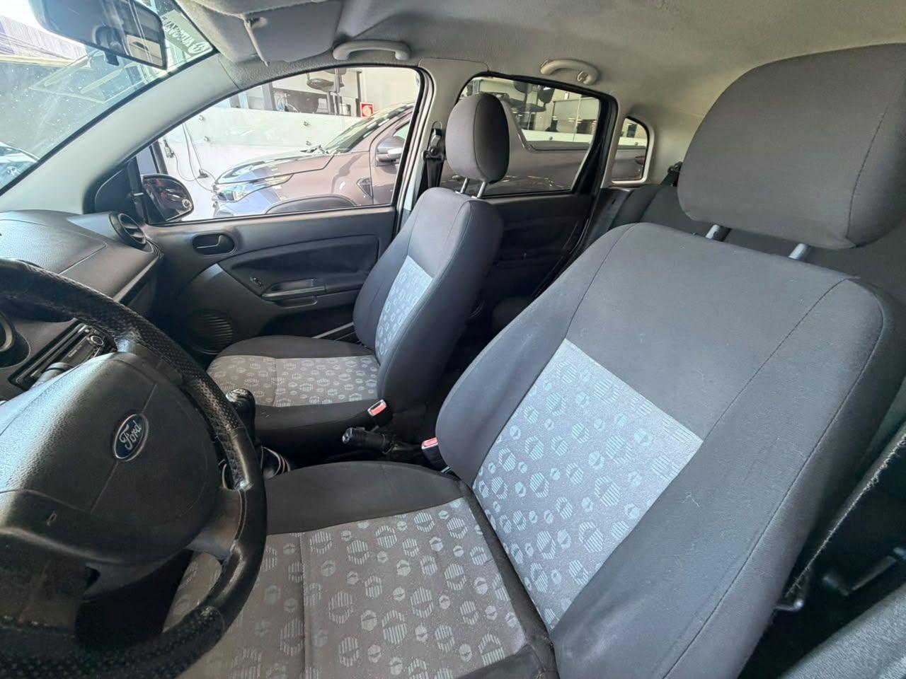 FORD Fiesta Hatch - Foto
