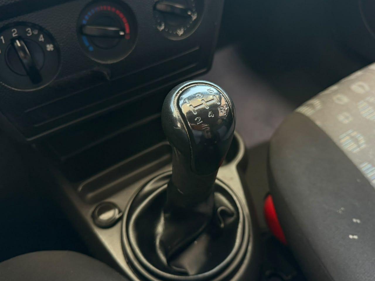 FORD Fiesta Hatch - Foto