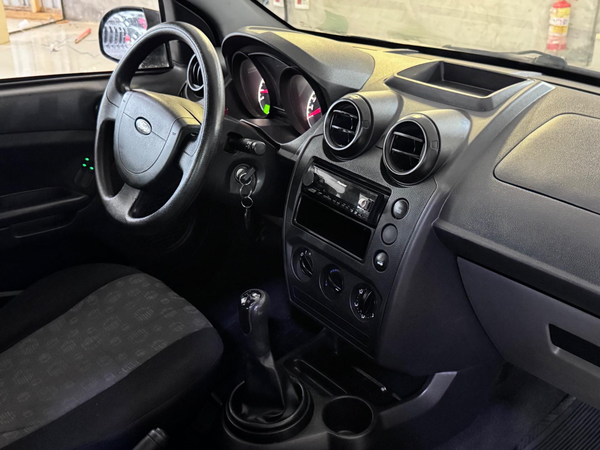 FORD Fiesta Hatch - Foto
