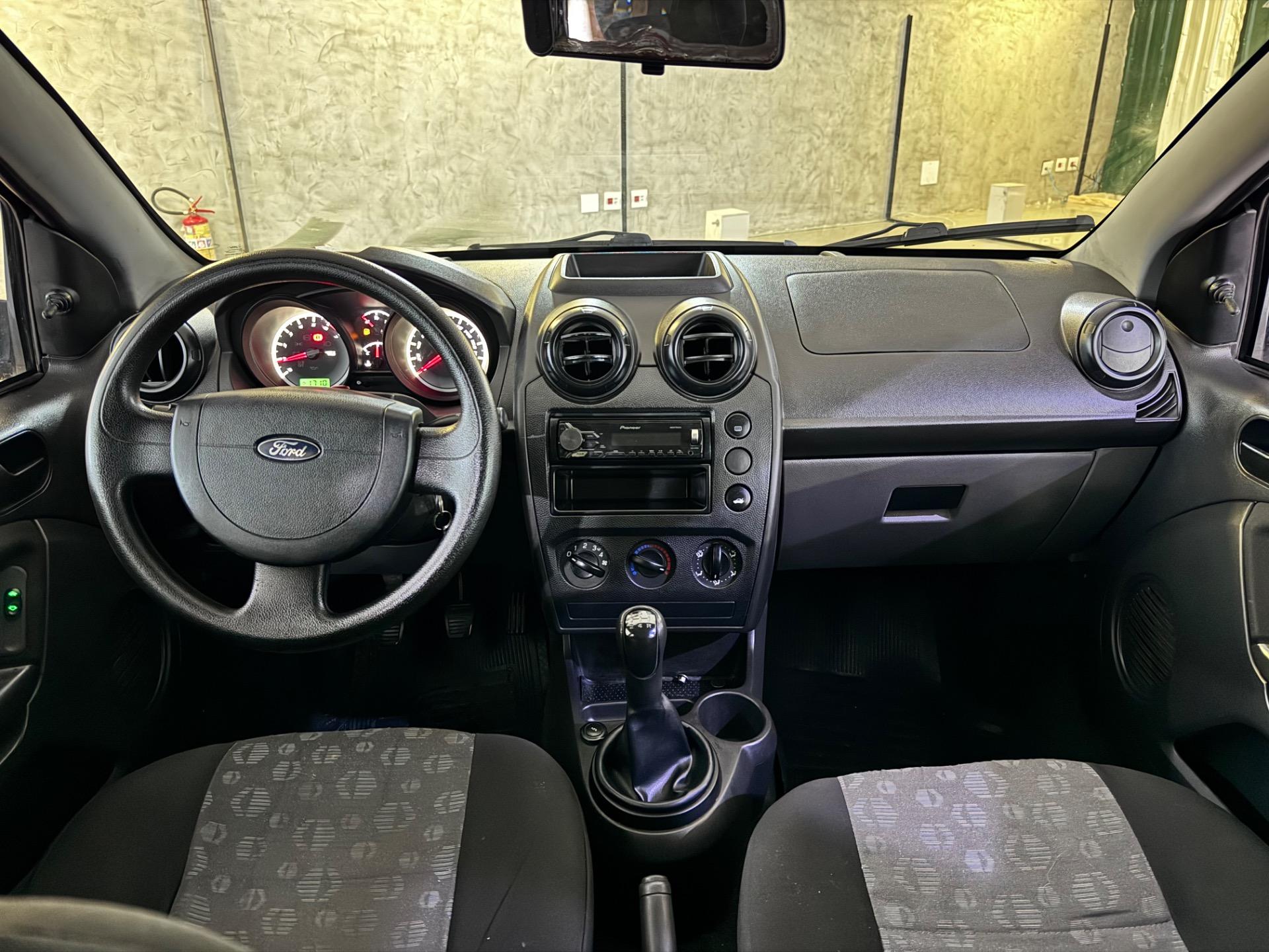 FORD Fiesta Hatch - Foto