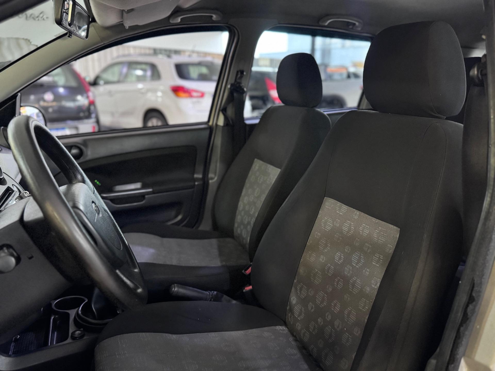 FORD Fiesta Hatch - Foto