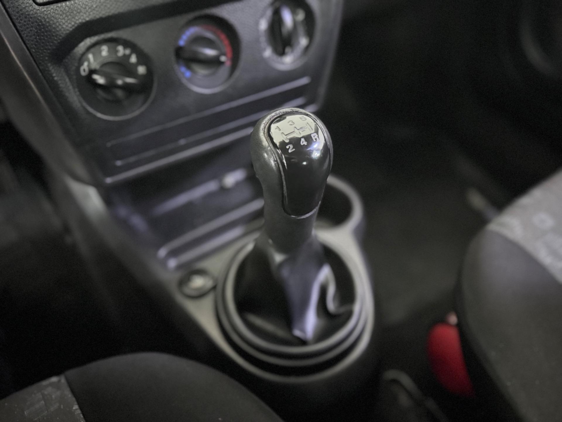 FORD Fiesta Hatch - Foto