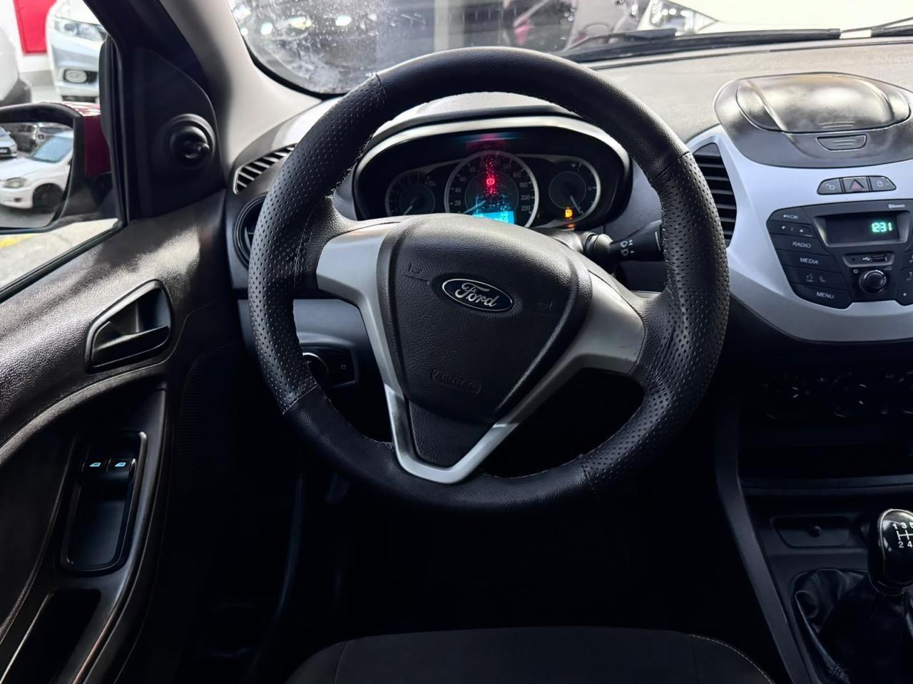 FORD Fiesta Hatch - Foto