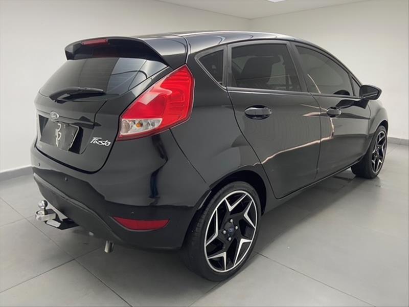 FORD Fiesta Hatch - Foto