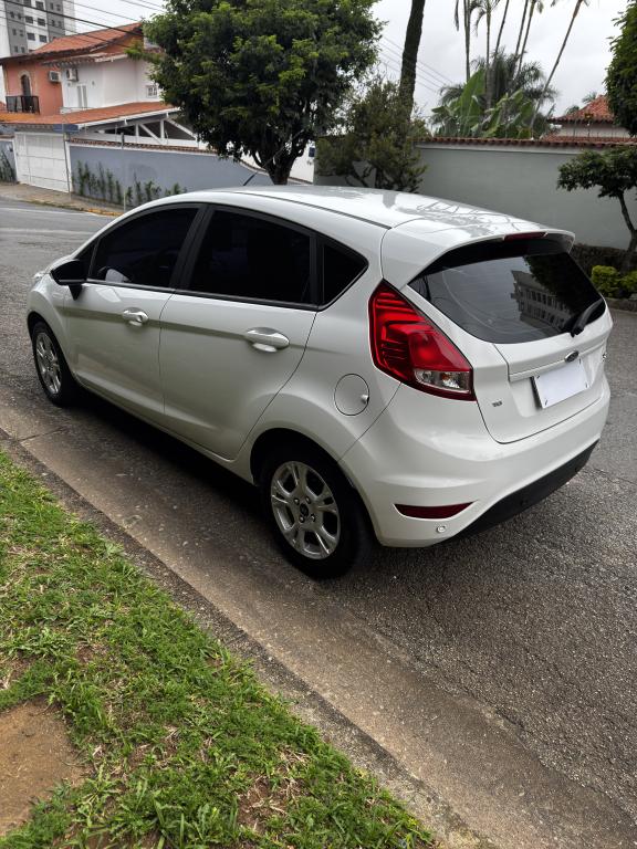 FORD Fiesta Hatch - Foto
