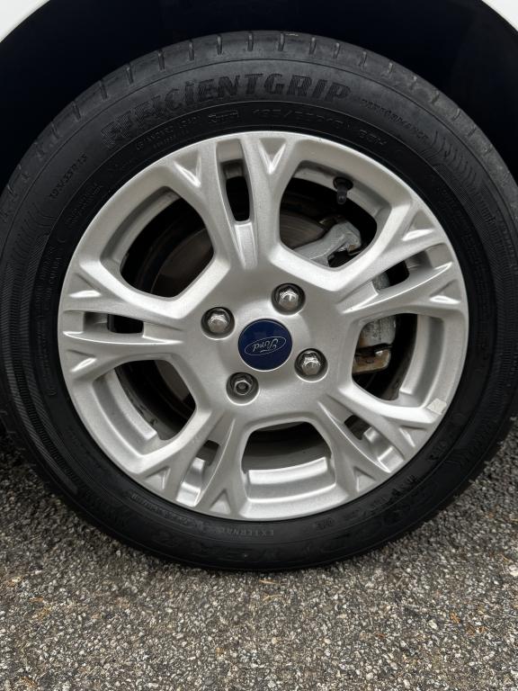 FORD Fiesta Hatch - Foto
