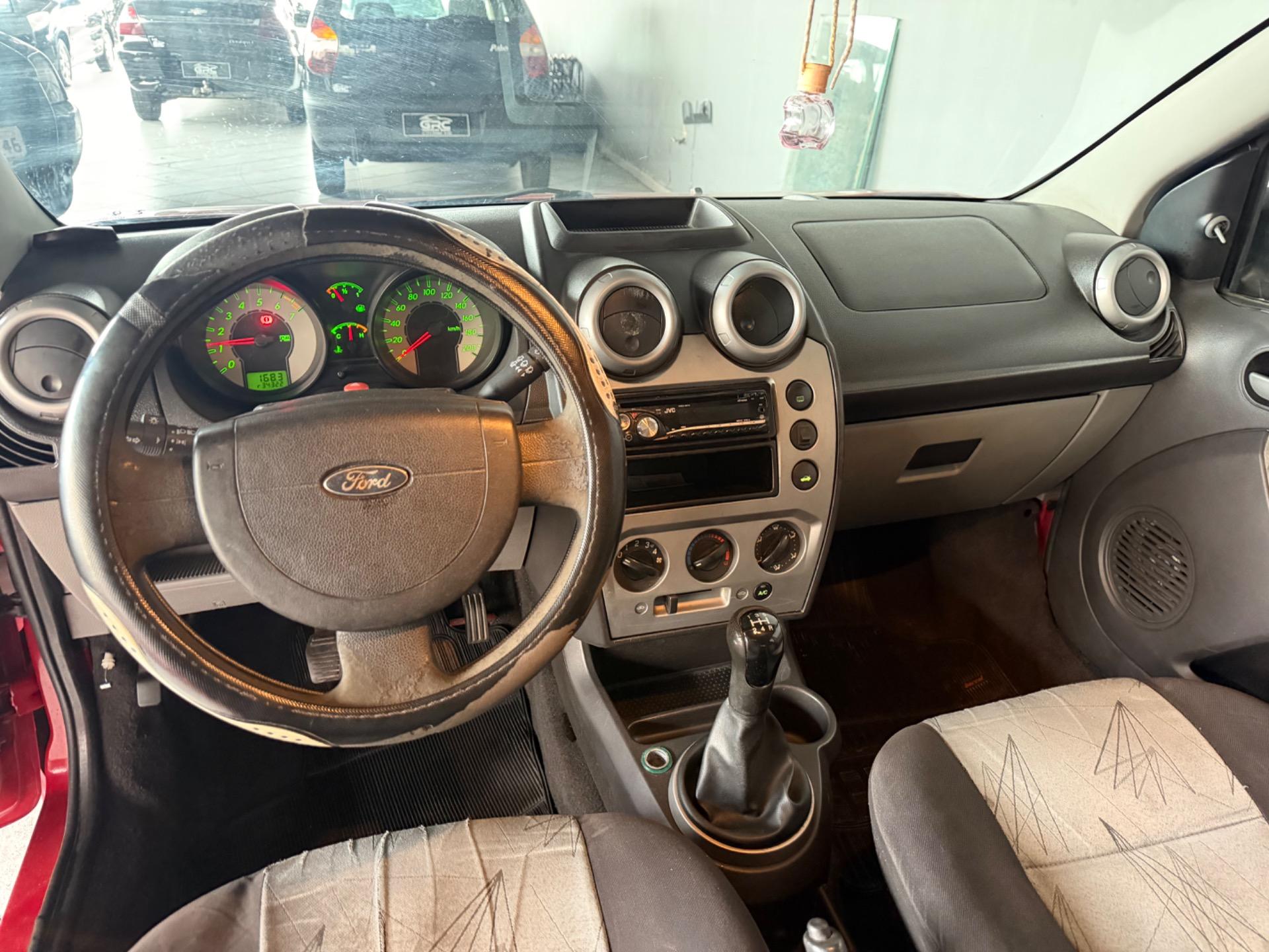 FORD Fiesta Hatch - Foto