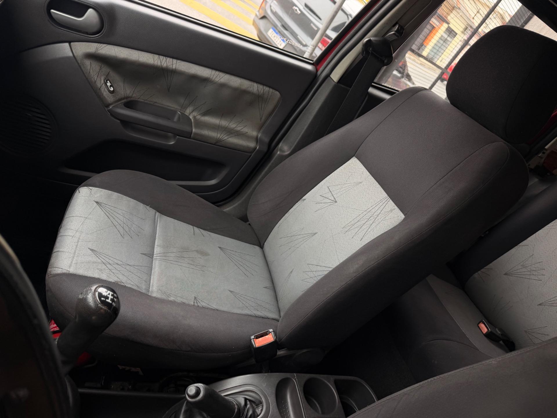 FORD Fiesta Hatch - Foto