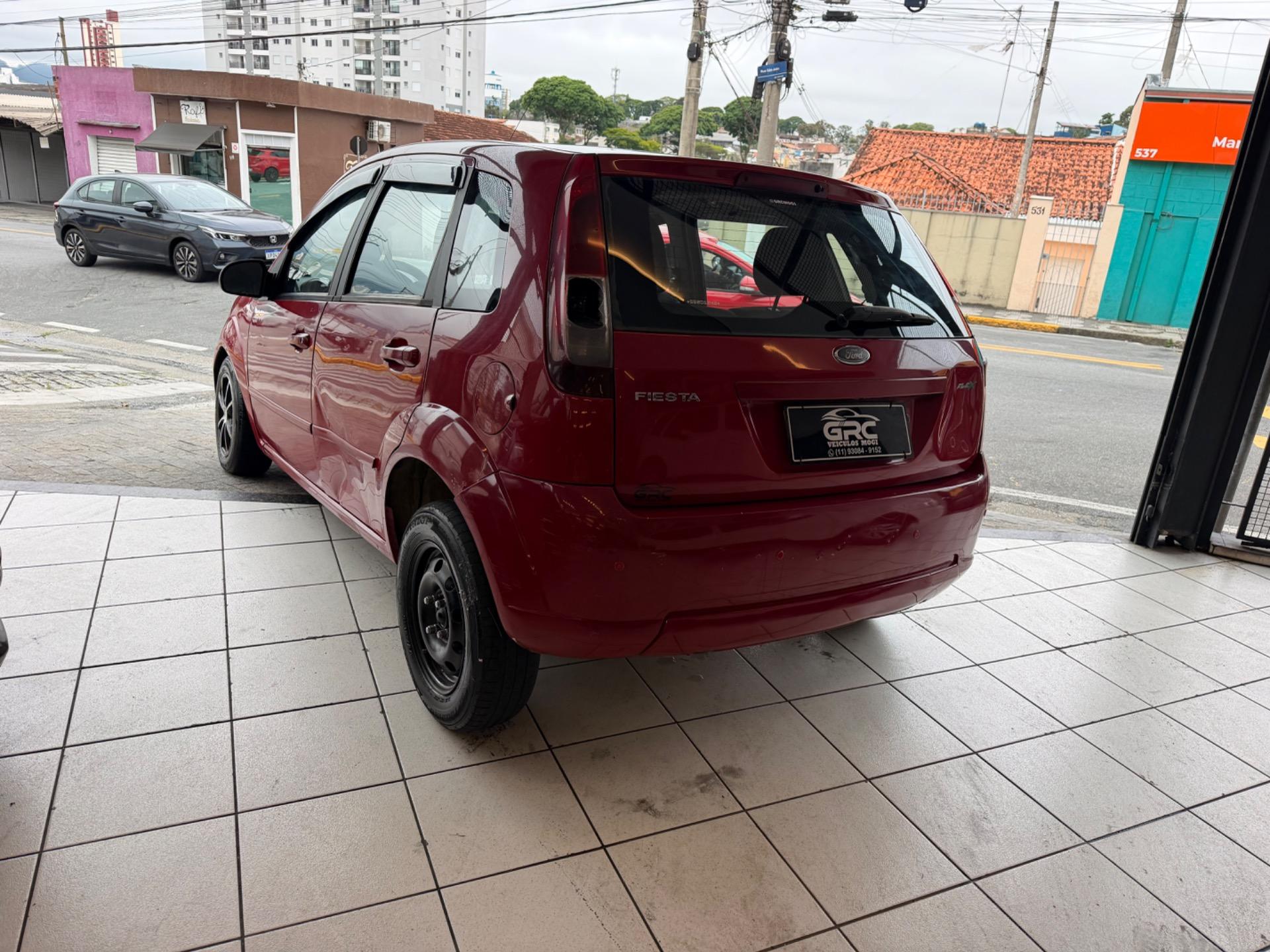 FORD Fiesta Hatch - Foto