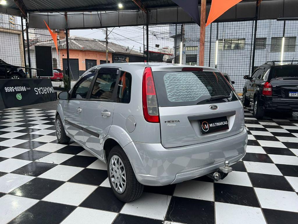 FORD Fiesta Hatch - Foto