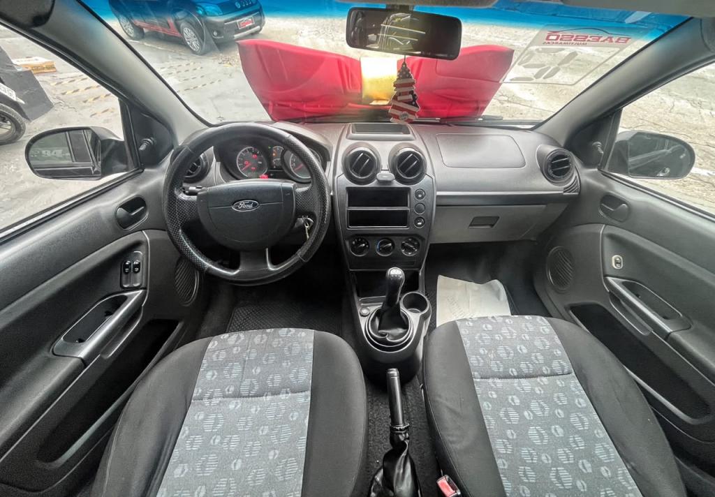 FORD Fiesta Hatch - Foto