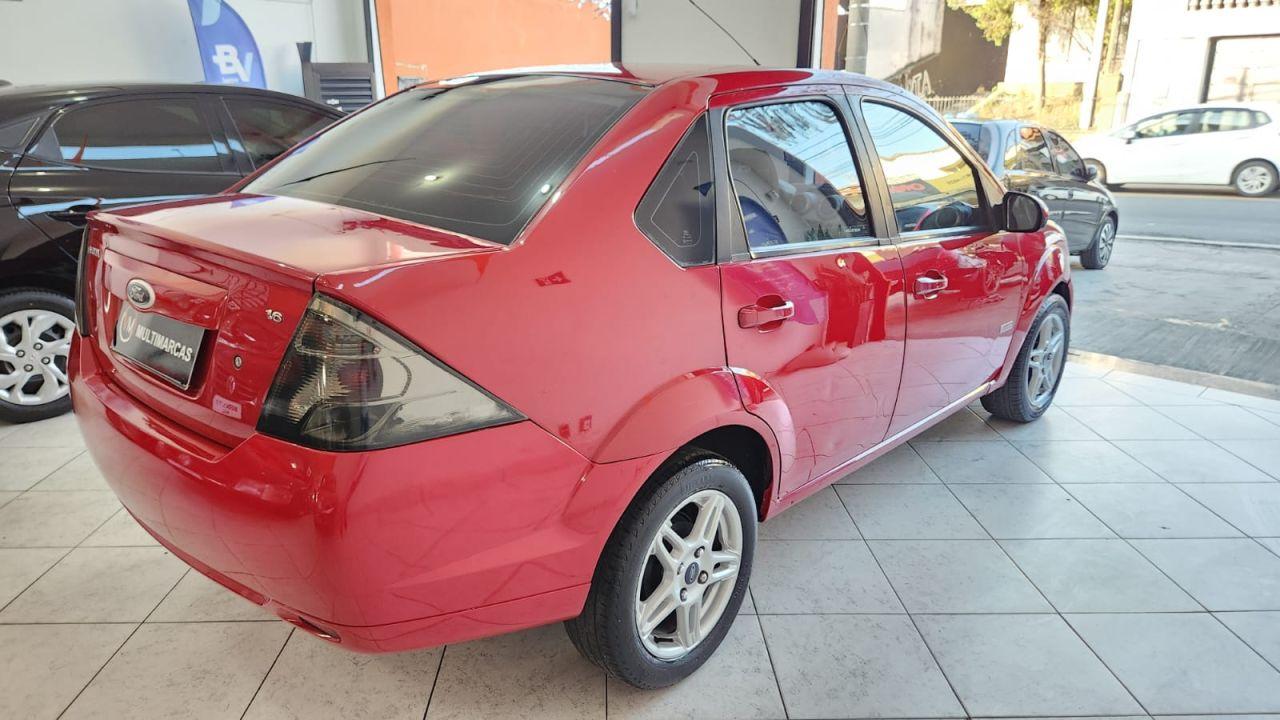 FORD Fiesta Sedan - Foto