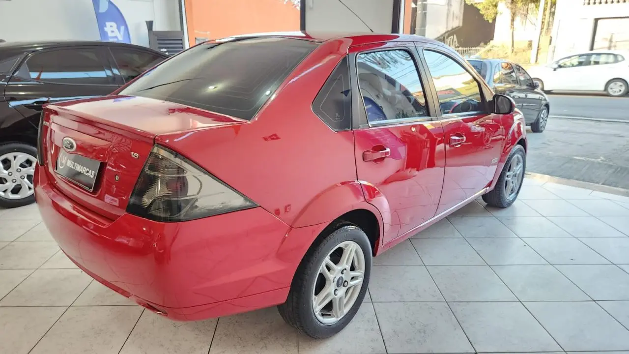 FORD Fiesta Sedan - Foto