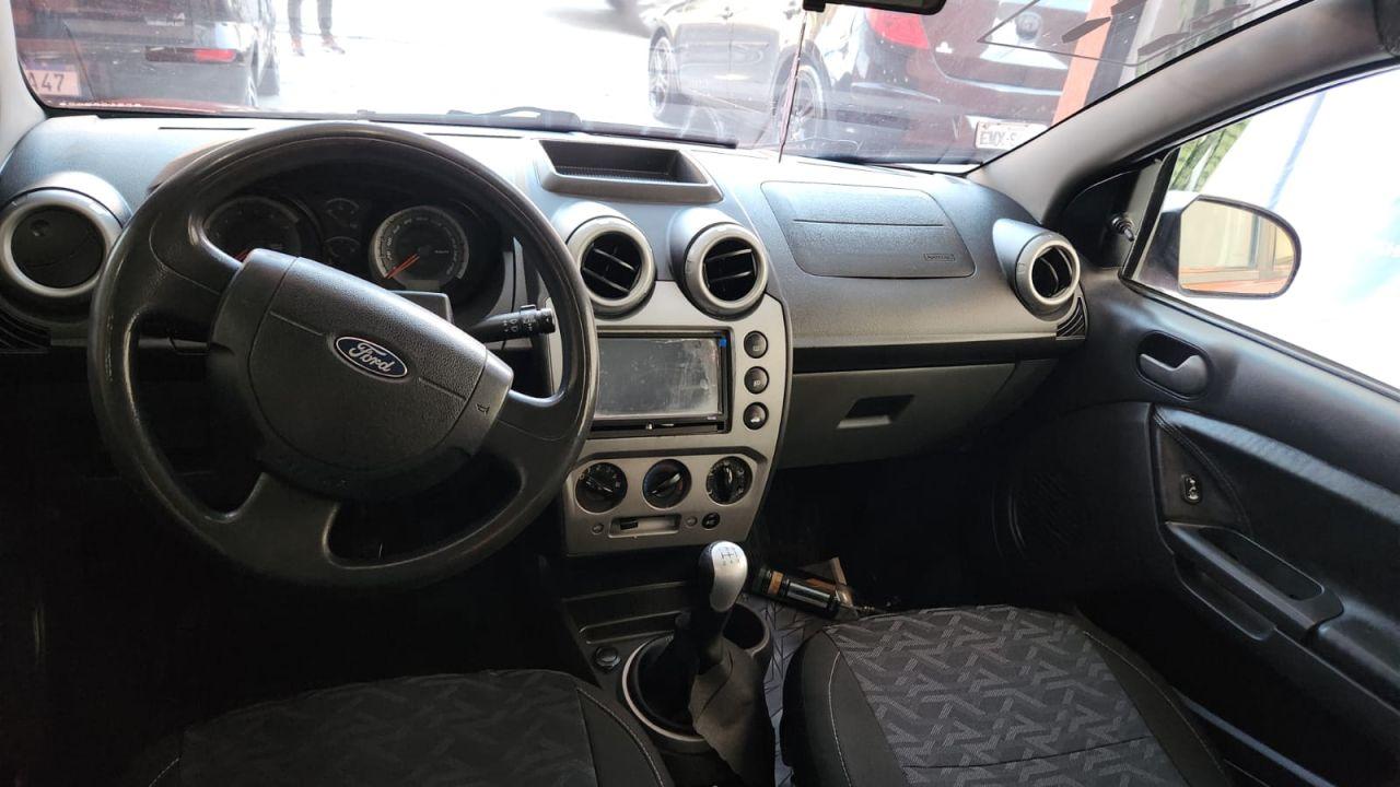 FORD Fiesta Sedan - Foto