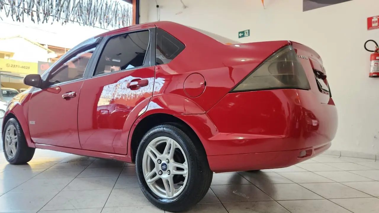 FORD Fiesta Sedan - Foto