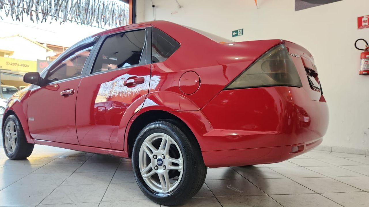 FORD Fiesta Sedan - Foto