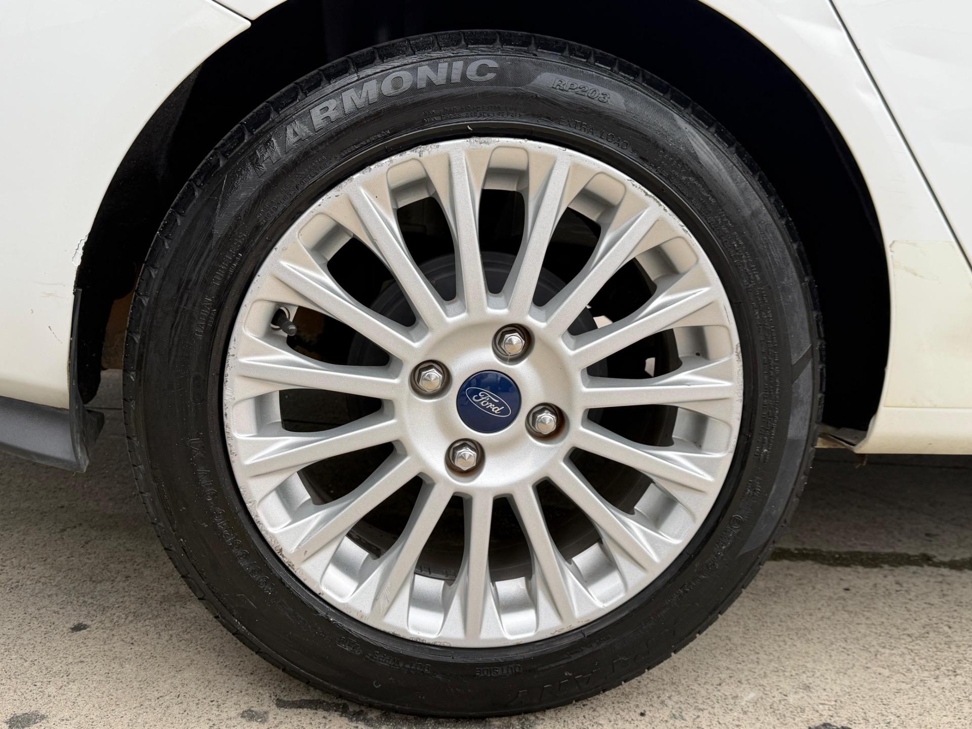 FORD Fiesta Sedan - Foto