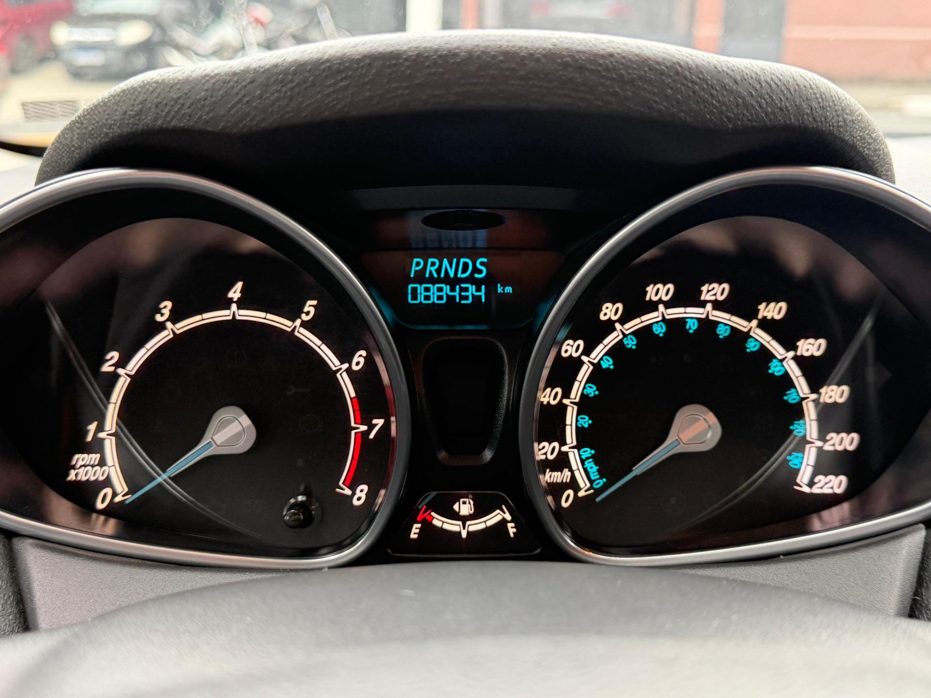 FORD Fiesta Sedan - Foto