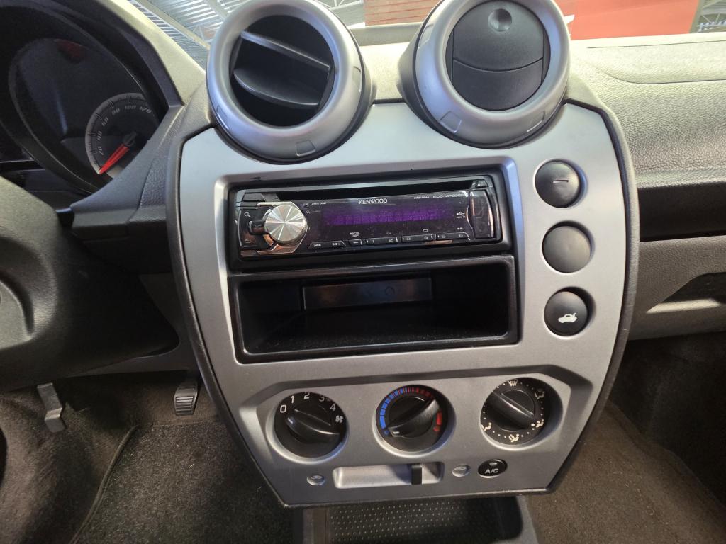 FORD Fiesta Sedan - Foto