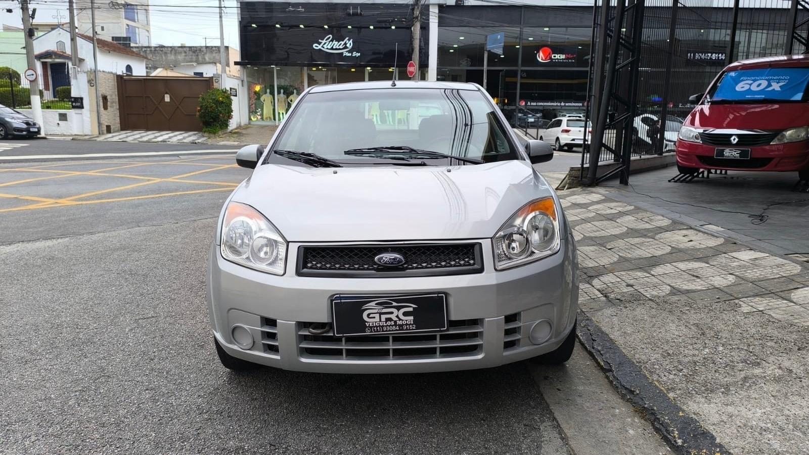 FORD Fiesta Sedan - Foto