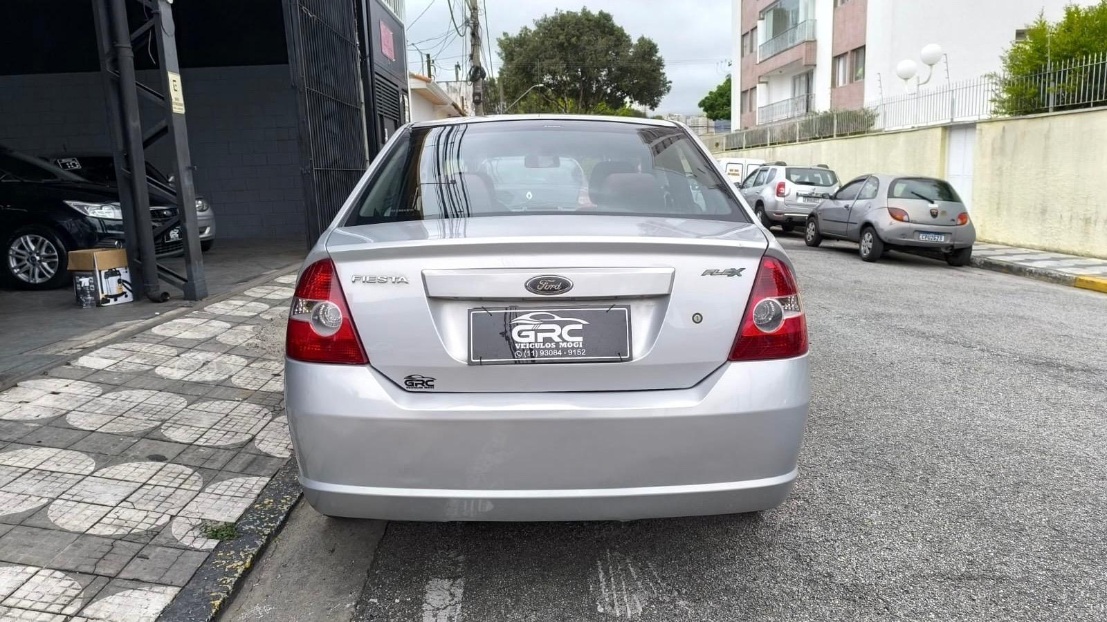 FORD Fiesta Sedan - Foto