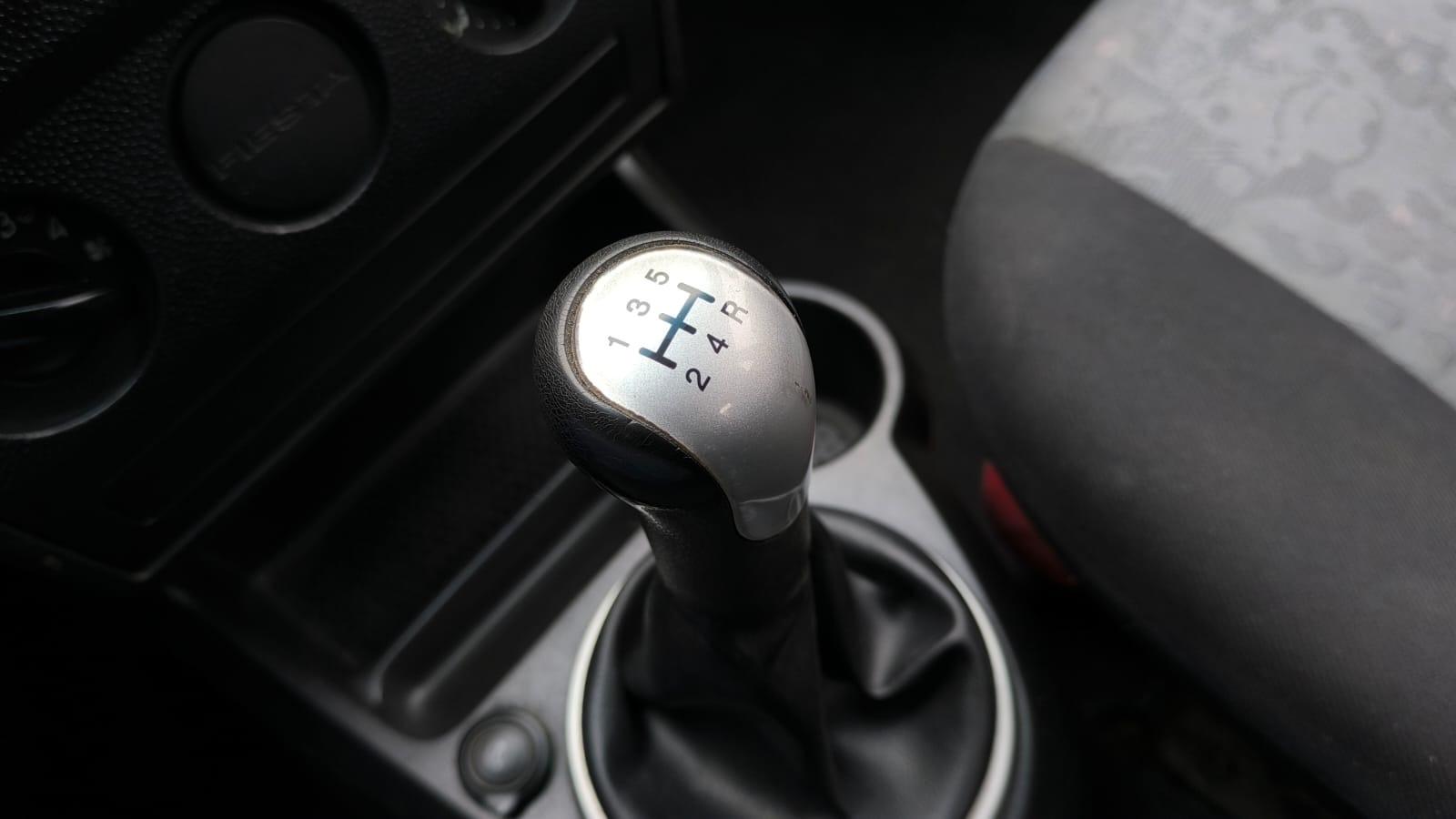 FORD Fiesta Sedan - Foto