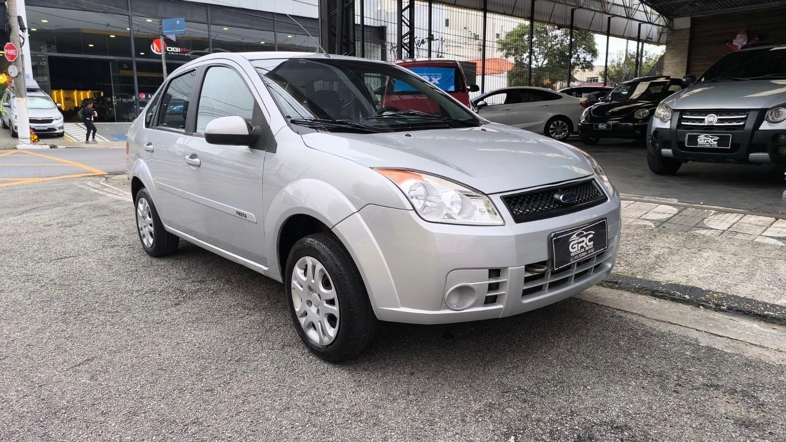 FORD Fiesta Sedan - Foto