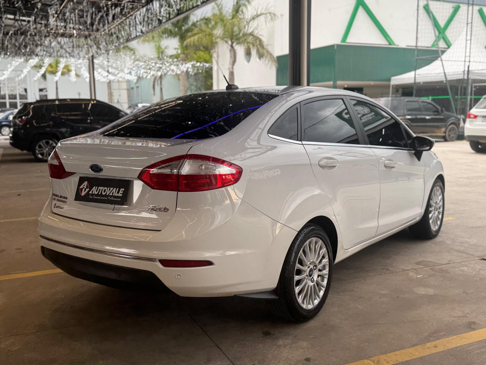 FORD Fiesta Sedan - Foto