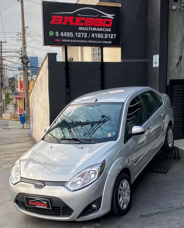 FORD Fiesta Sedan