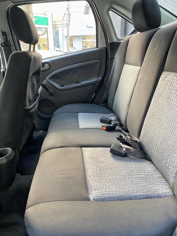 FORD Fiesta Sedan - Foto