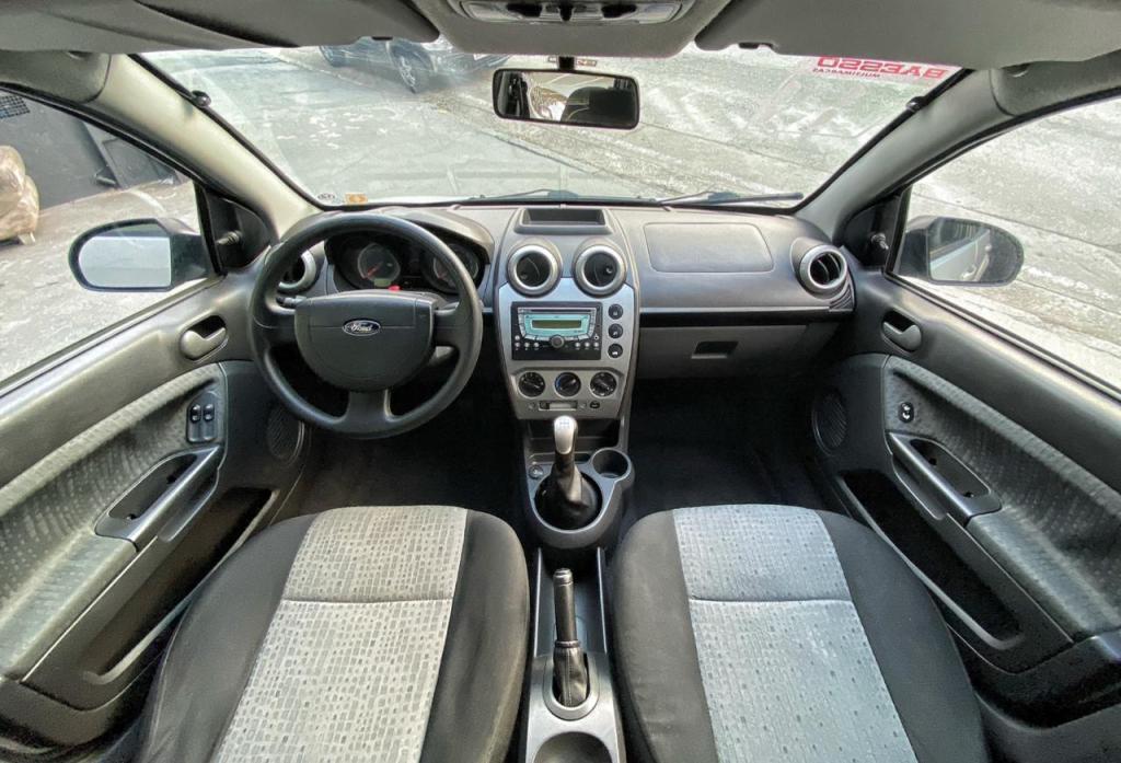 FORD Fiesta Sedan - Foto