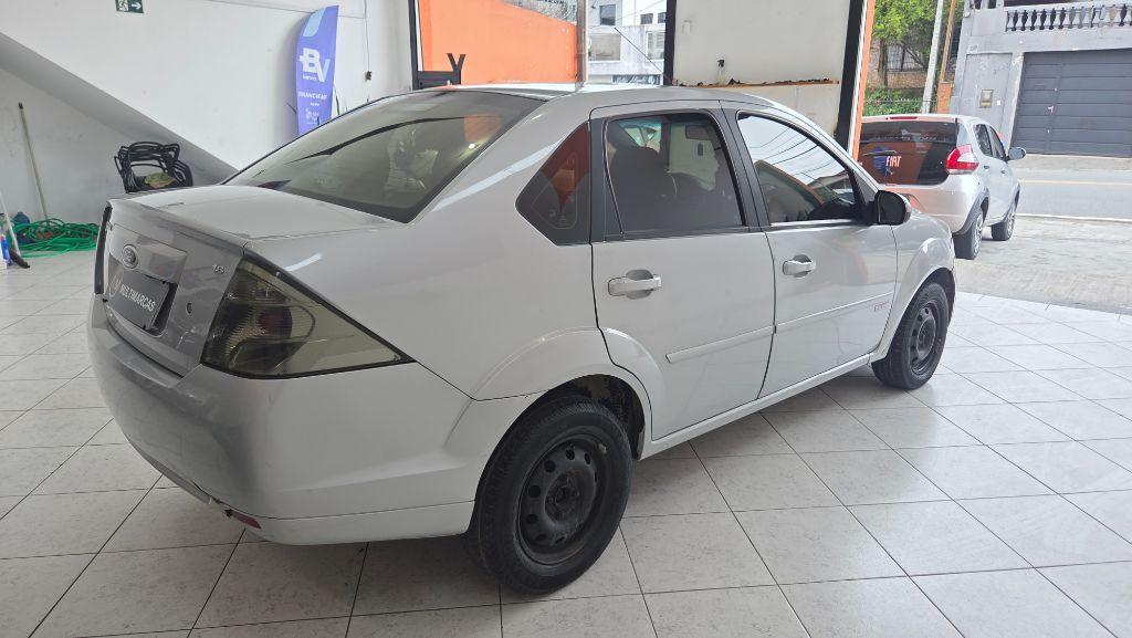FORD Fiesta Sedan - Foto