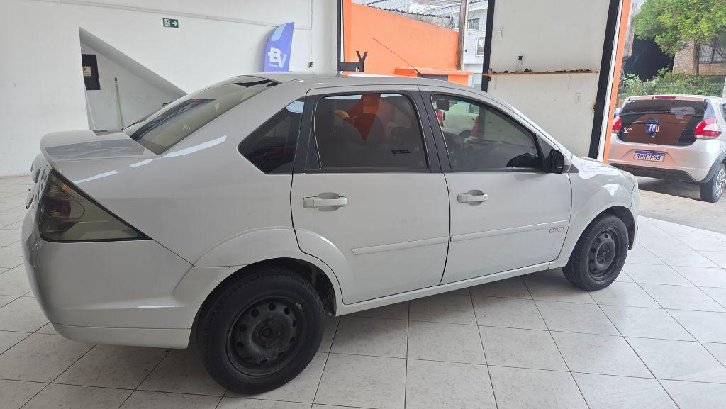FORD Fiesta Sedan - Foto