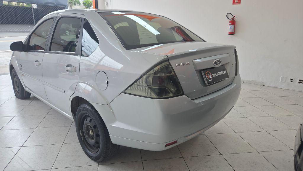 FORD Fiesta Sedan - Foto