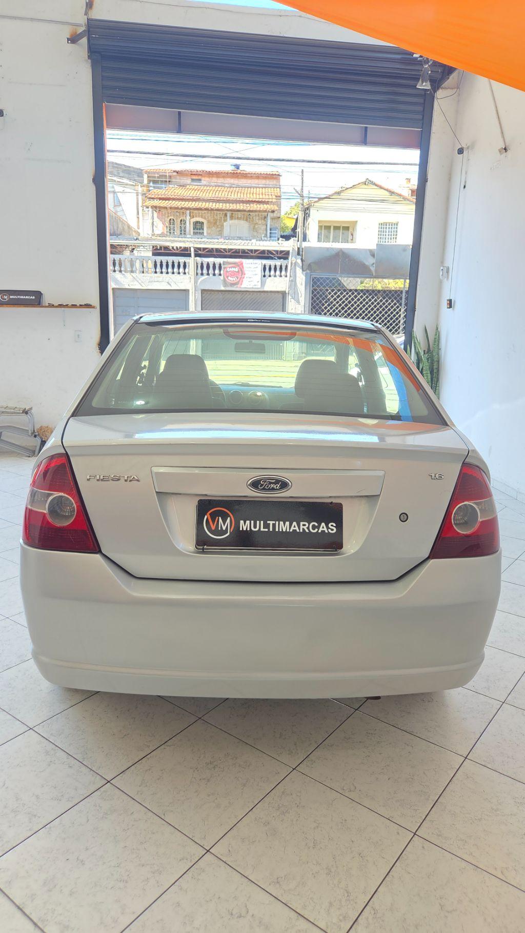 FORD Fiesta Sedan - Foto