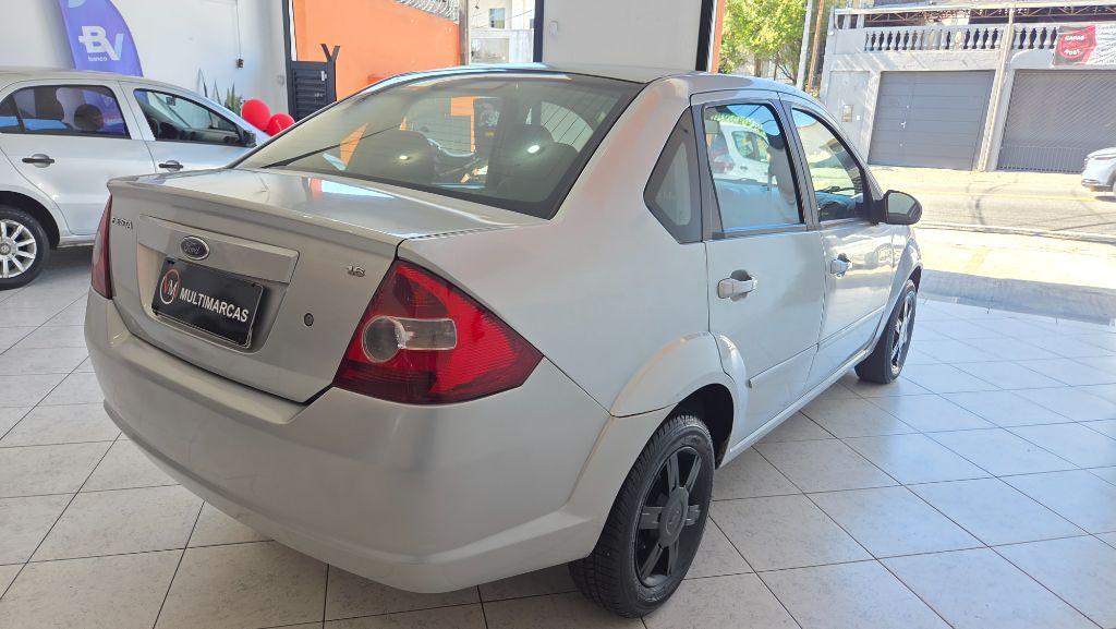 FORD Fiesta Sedan - Foto