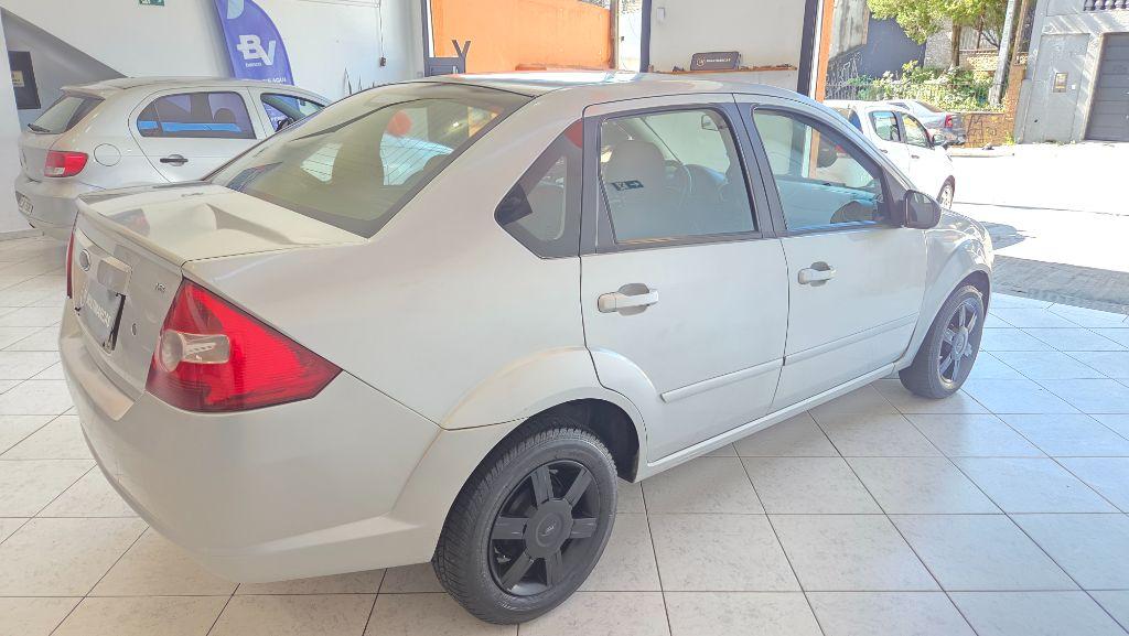 FORD Fiesta Sedan - Foto