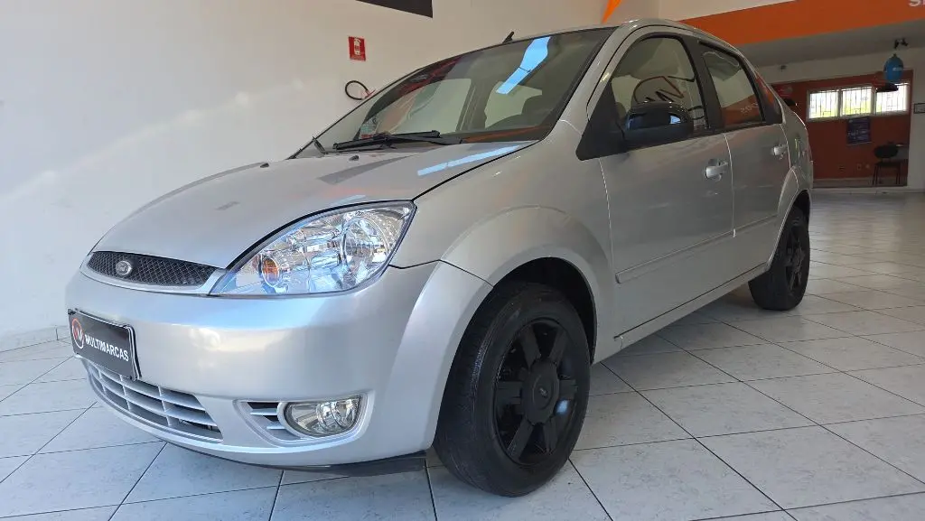 FORD Fiesta Sedan - Foto