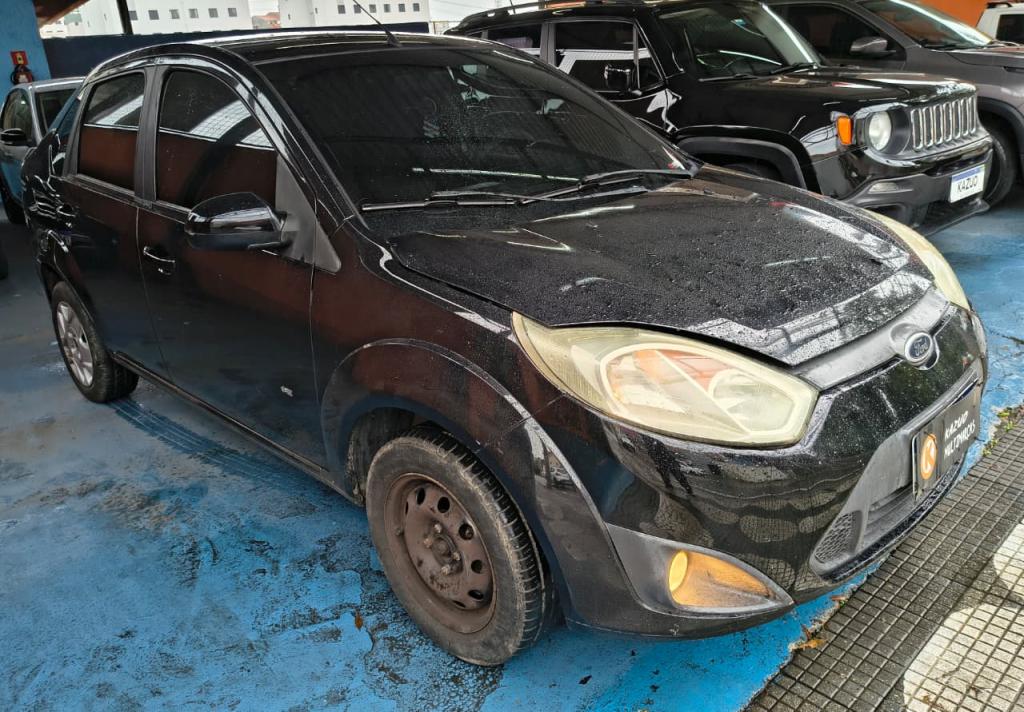 FORD Fiesta Sedan