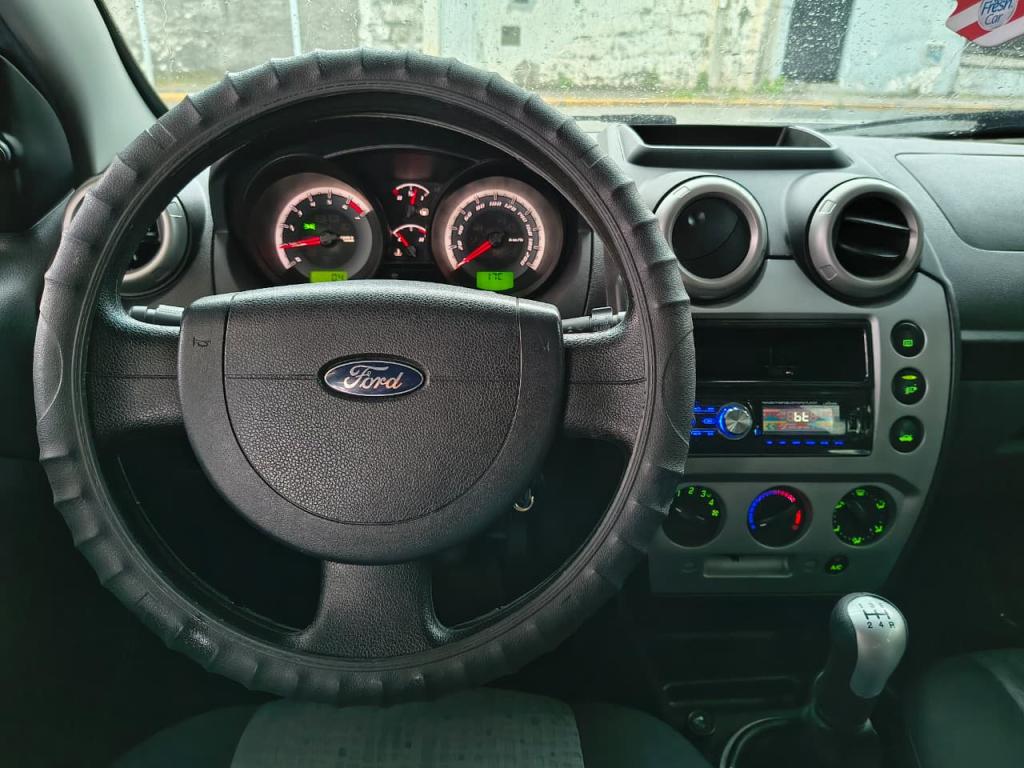 FORD Fiesta Sedan - Foto