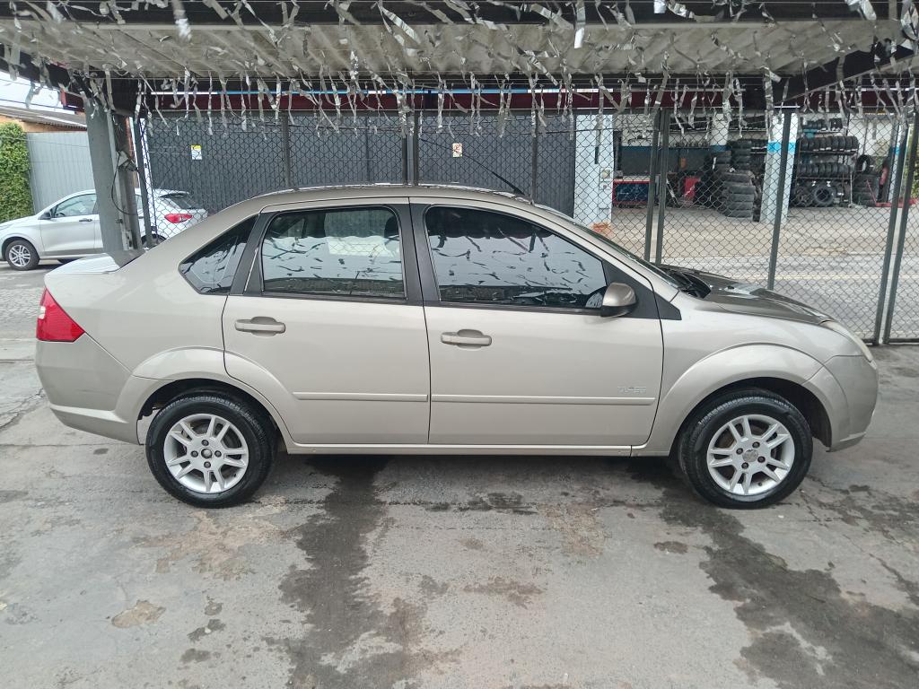 FORD Fiesta Sedan - Foto