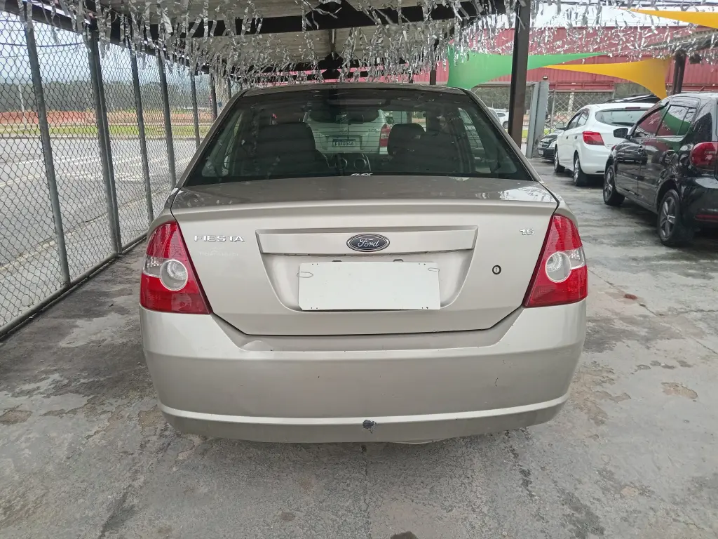 FORD Fiesta Sedan - Foto