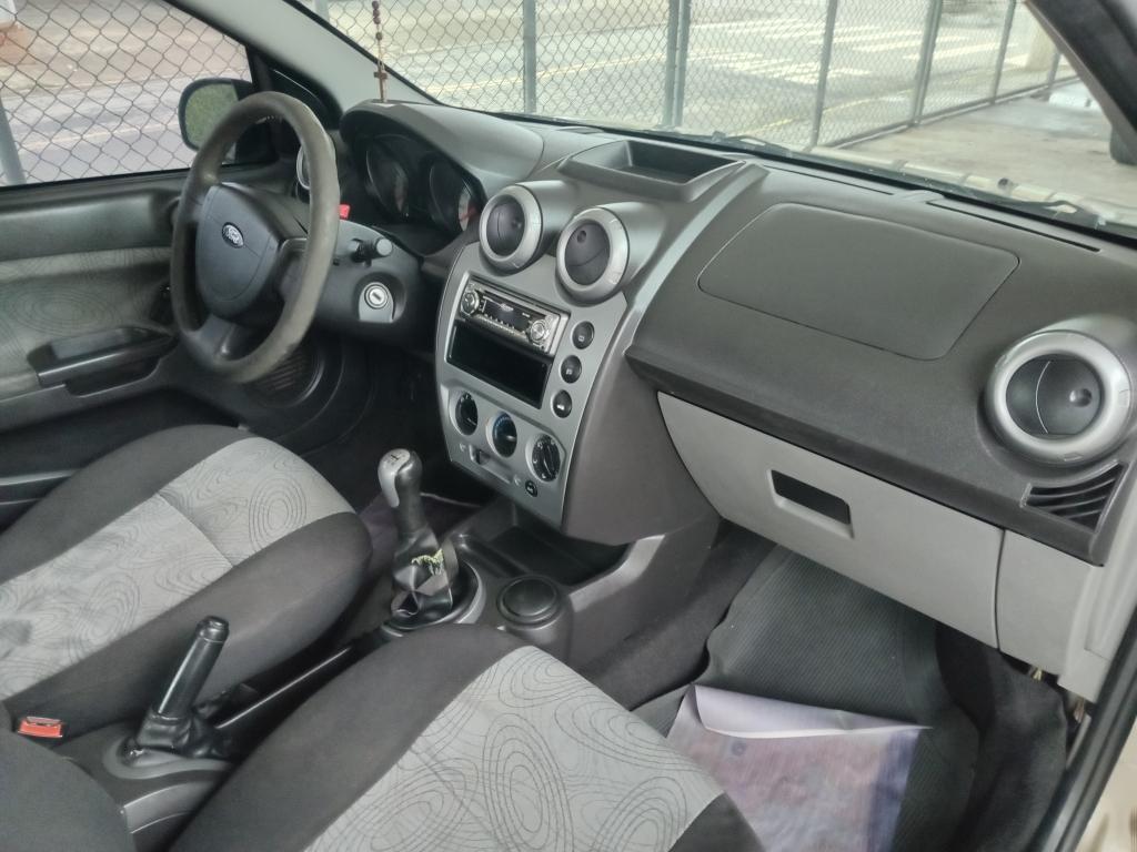 FORD Fiesta Sedan - Foto