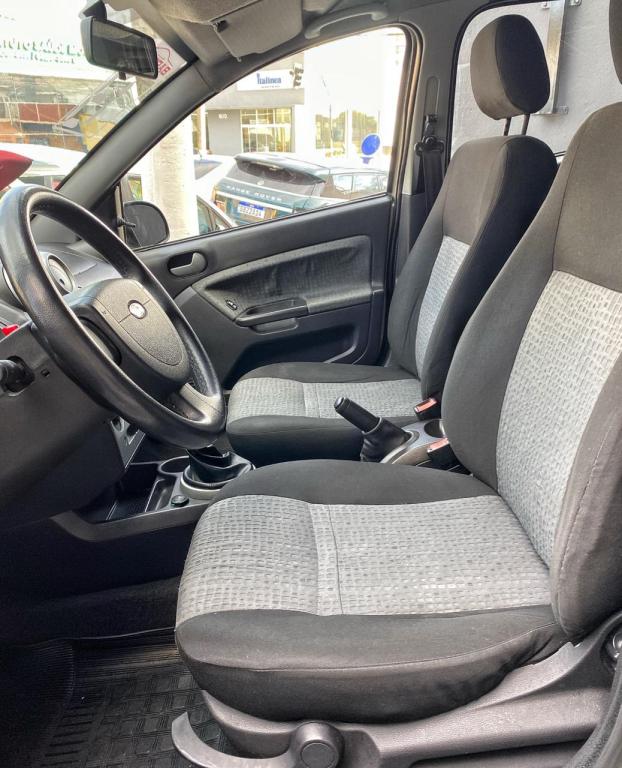 FORD Fiesta Sedan - Foto